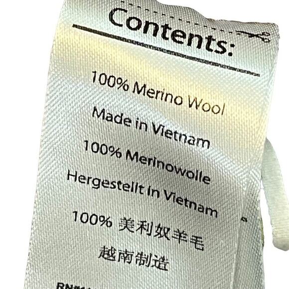 Women's Zigzag Pattern Sweater - Black and White - Picture 15 of 16